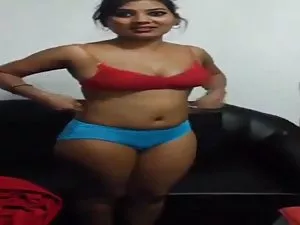 Busty bitch თითების  ...