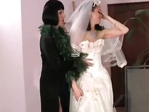 ლამაზი შიშველი მოწიფ ...