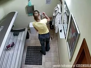 წითელი ბრწყინვალე სი ...